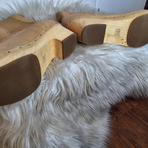 Frye Natural Leather Clog Boots 8 - Picture 4 of 14